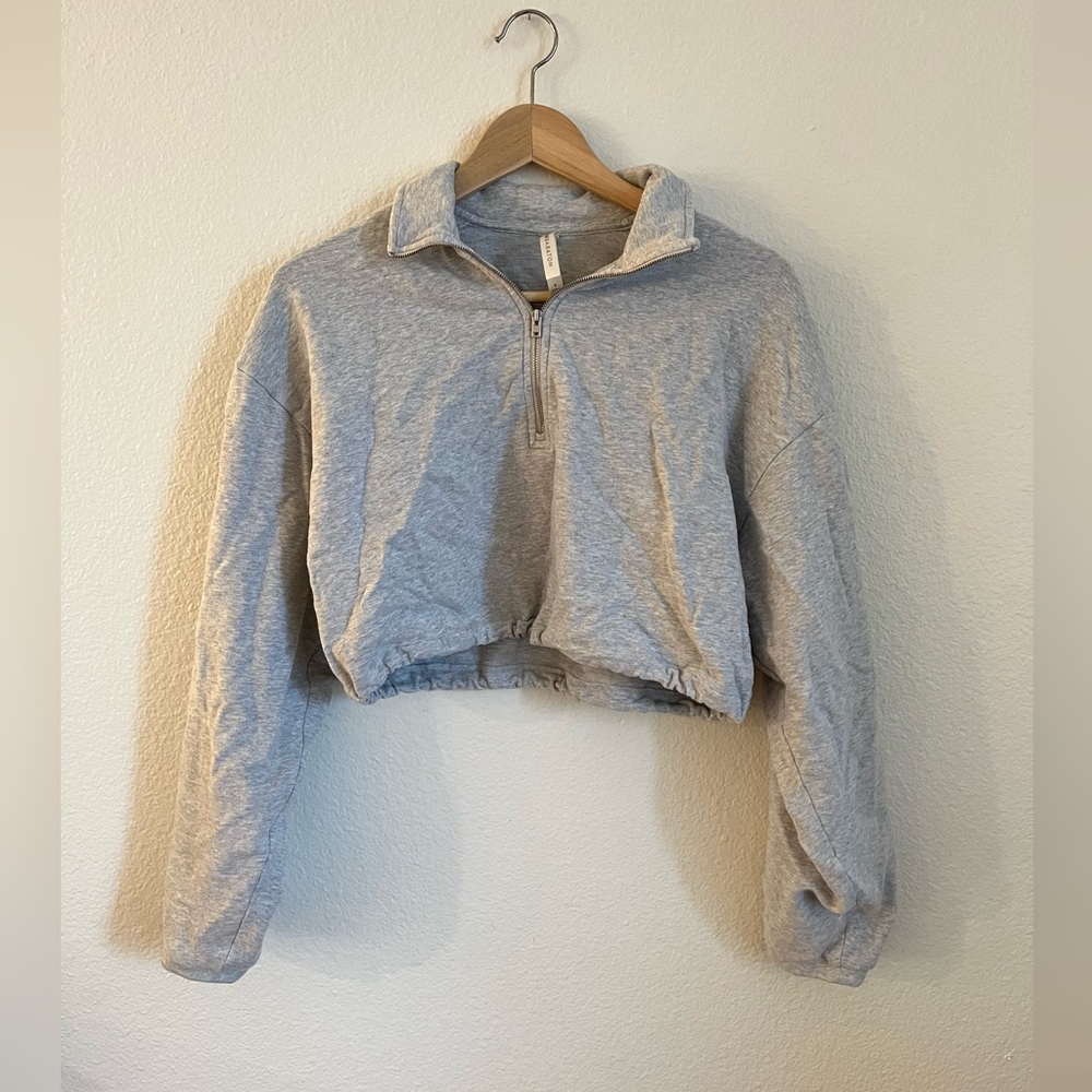 Aritzia Coastline Cropped Half-zip in Cool Grey